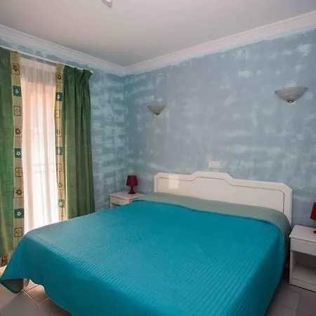 Ξενοδοχείο με διαμερίσματα Yucca Park 3*