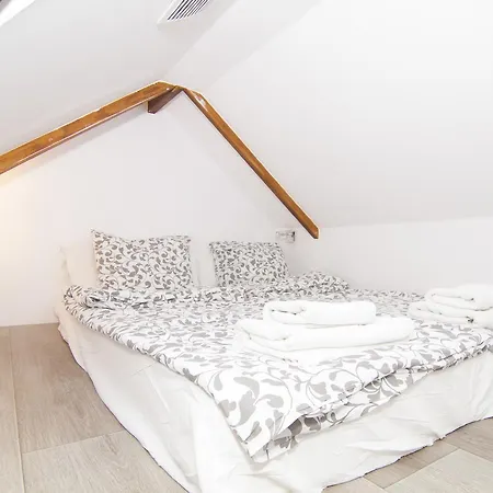 Yucca Park 3* أذيخي