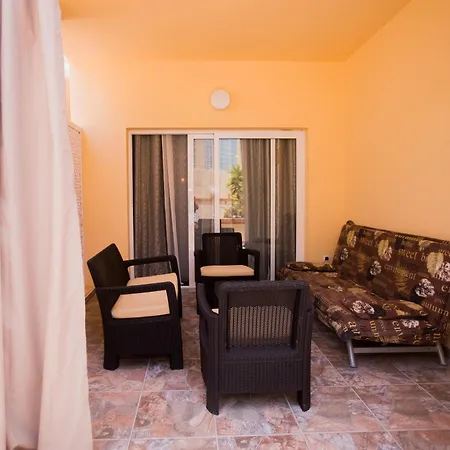 Yucca Park מלון דירות
