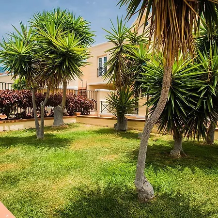 מלון דירות Yucca Park 3*