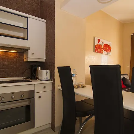 Yucca Park מלון דירות